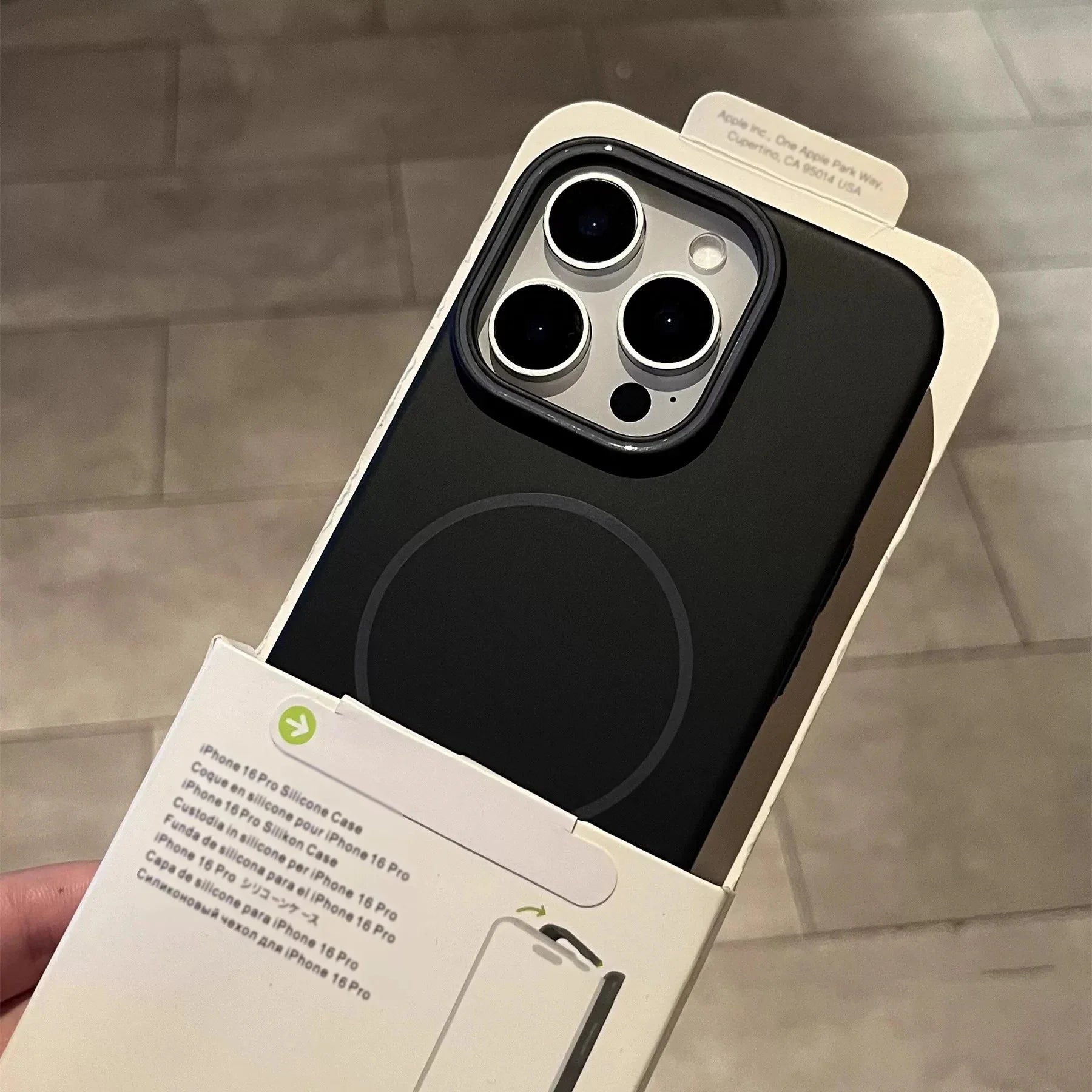 Ultra Thin PC Magnetic Phone Case For iPhone 17 16 15 14 13 12 Mini 11 Pro XR XS Max Plus Protection Magsafe Shockproof Cover