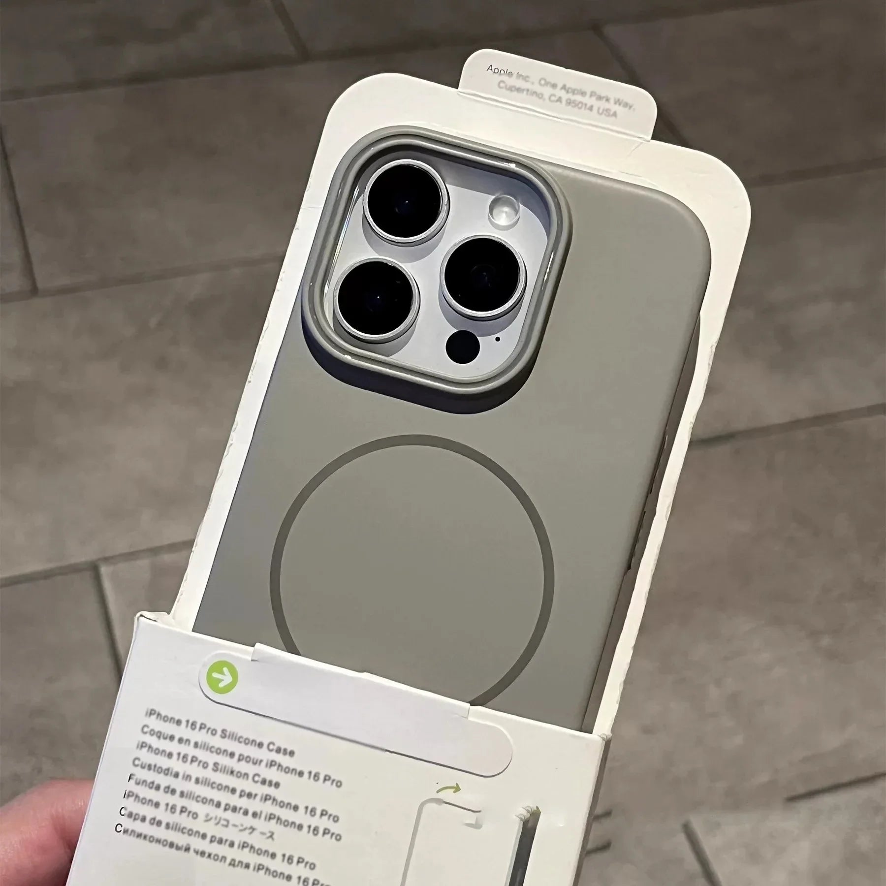 Ultra Thin PC Magnetic Phone Case For iPhone 17 16 15 14 13 12 Mini 11 Pro XR XS Max Plus Protection Magsafe Shockproof Cover